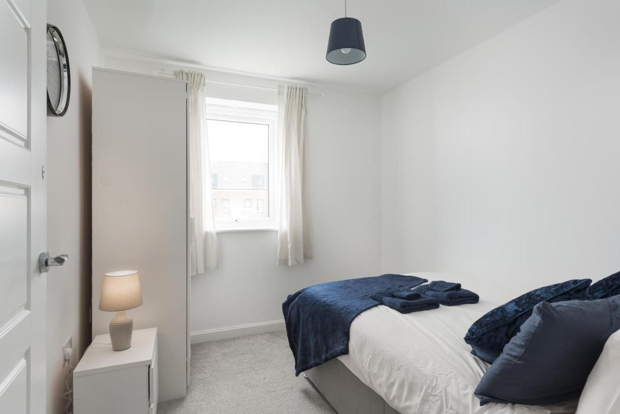 Two Bedroom Apartment - Milton Keynes By Aryas Properties Broughton  エクステリア 写真