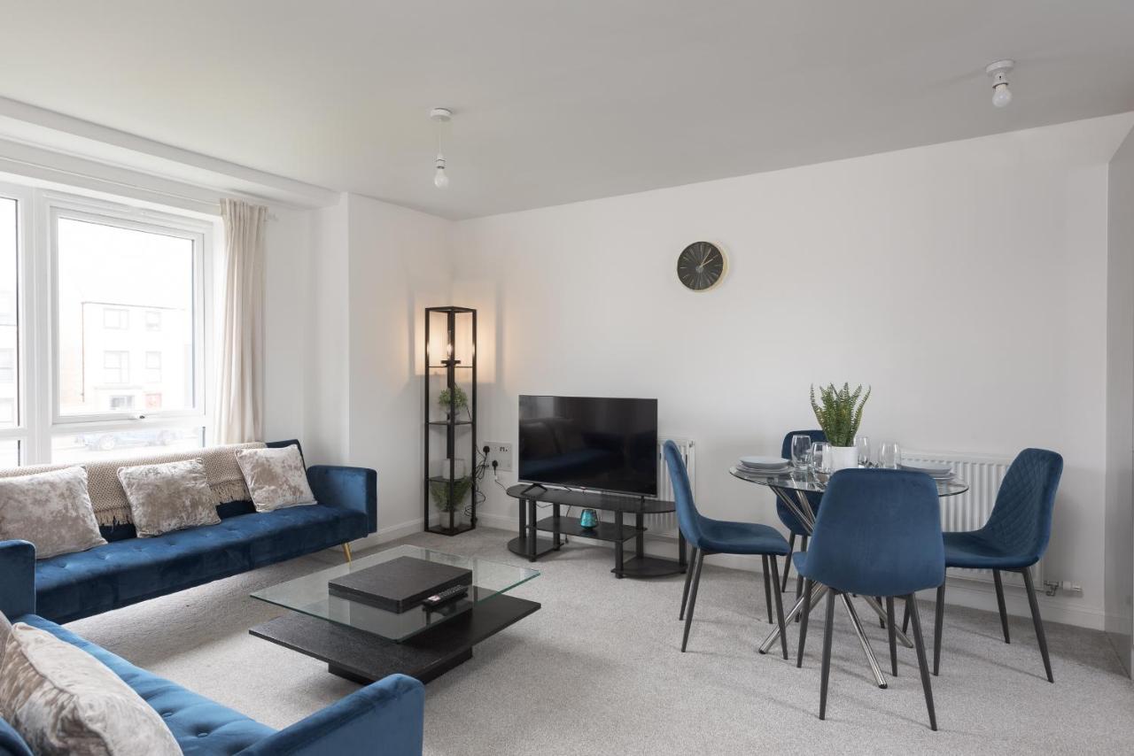 Two Bedroom Apartment - Milton Keynes By Aryas Properties Broughton  エクステリア 写真