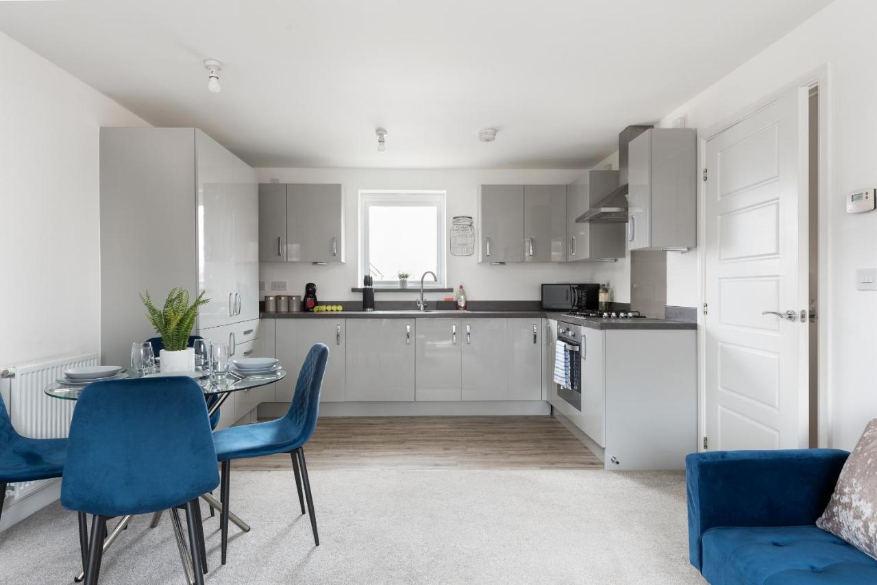 Two Bedroom Apartment - Milton Keynes By Aryas Properties Broughton  エクステリア 写真